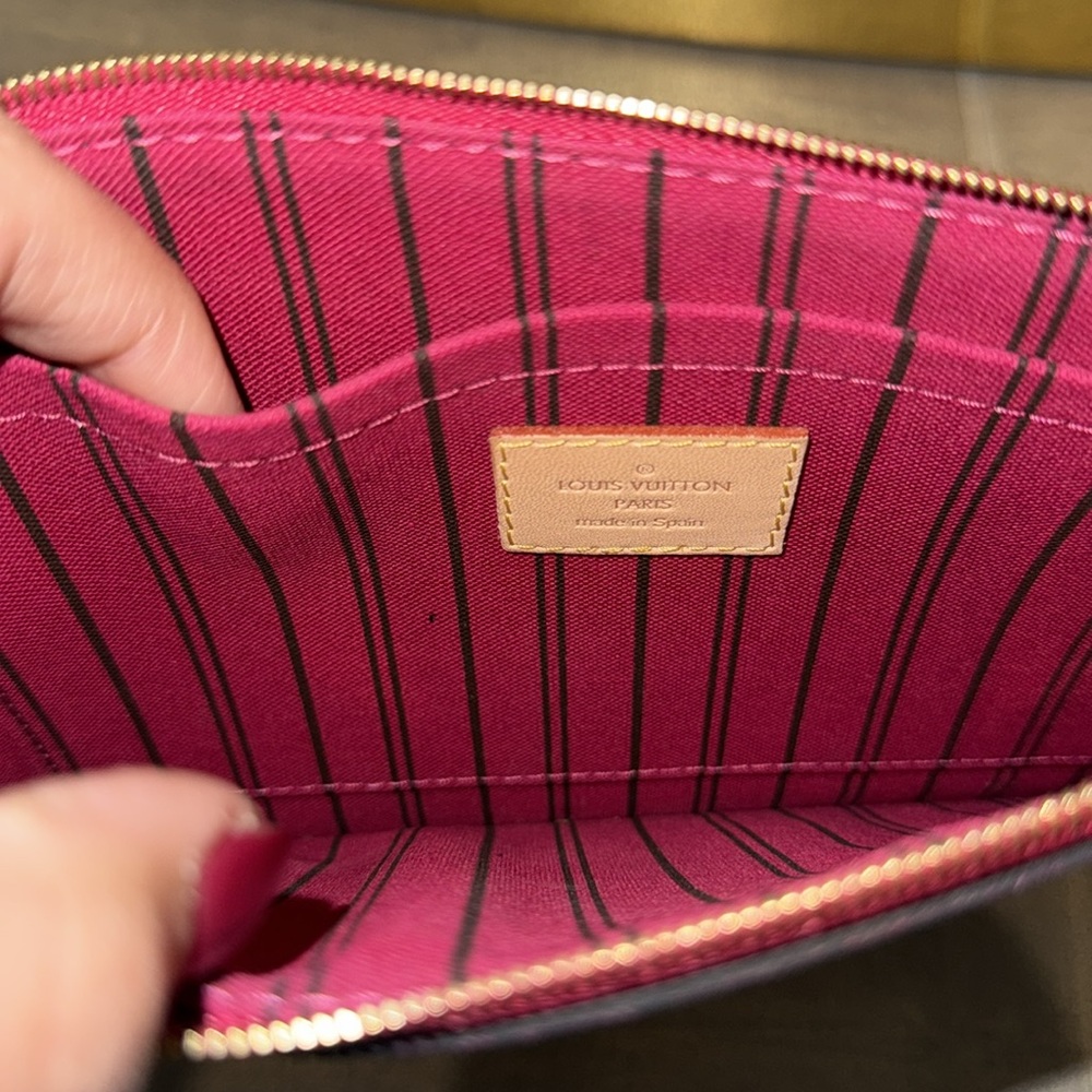 Pristine Louis Vuitton Monogram Neverfull Pochette! - Picture 5 of 5